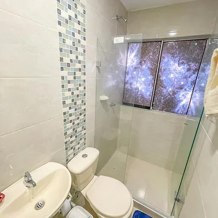 Apto En Cerca De Zona Turística Y Mar Con 3